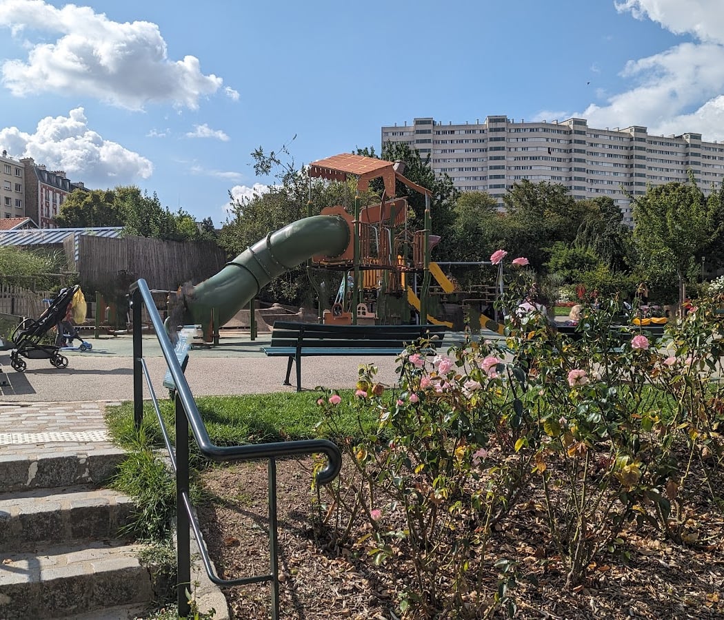Aire de jeux (1 à 12 ans) 2